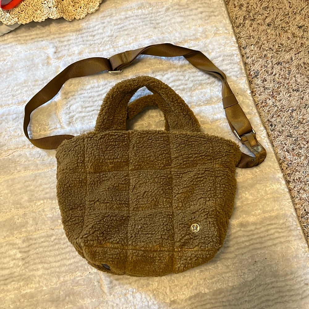 Lululemon brown Sherpa purse